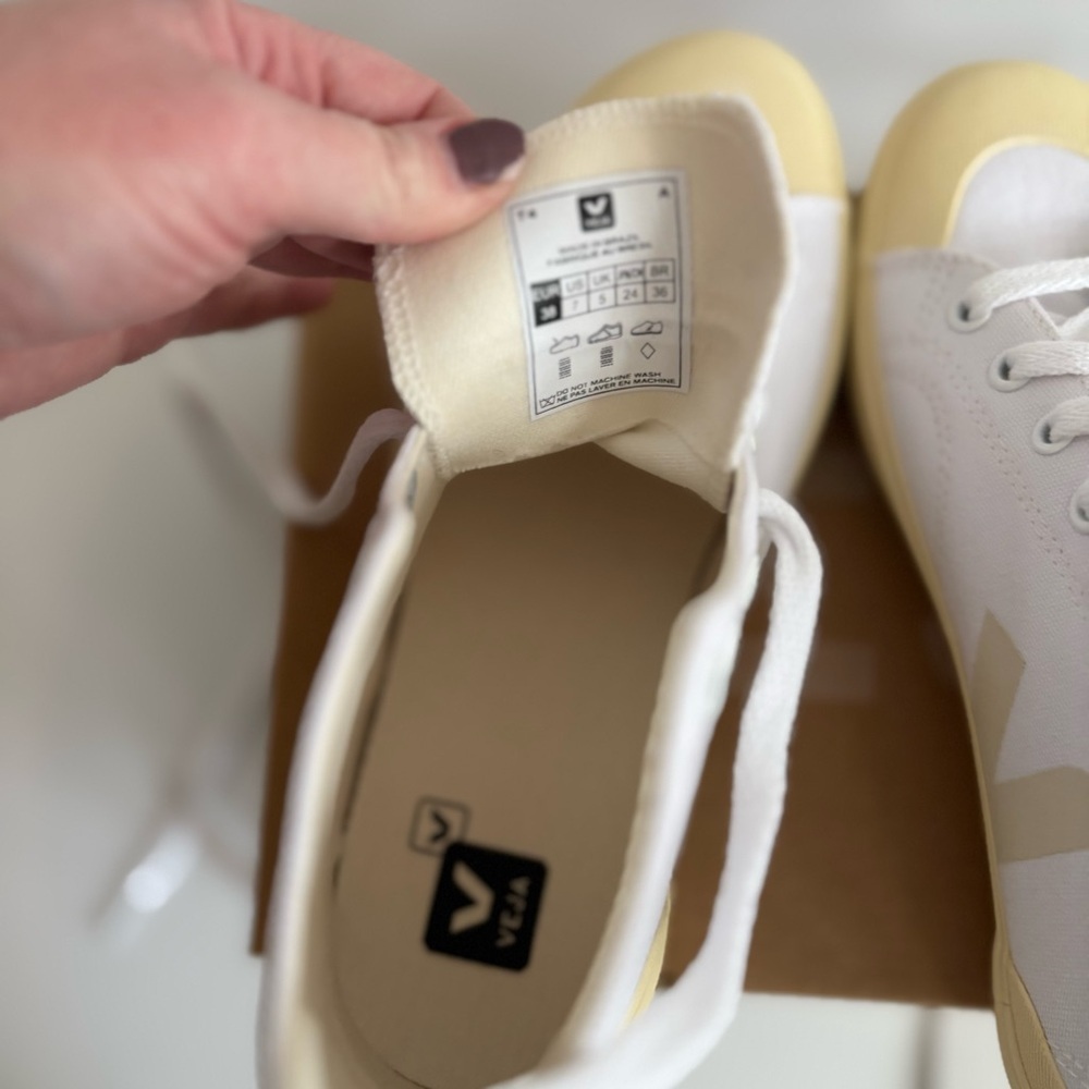 NIB Veja Nova HT Sneakers Canvas White Butter Sole Size 7 - Picture 6 of 8